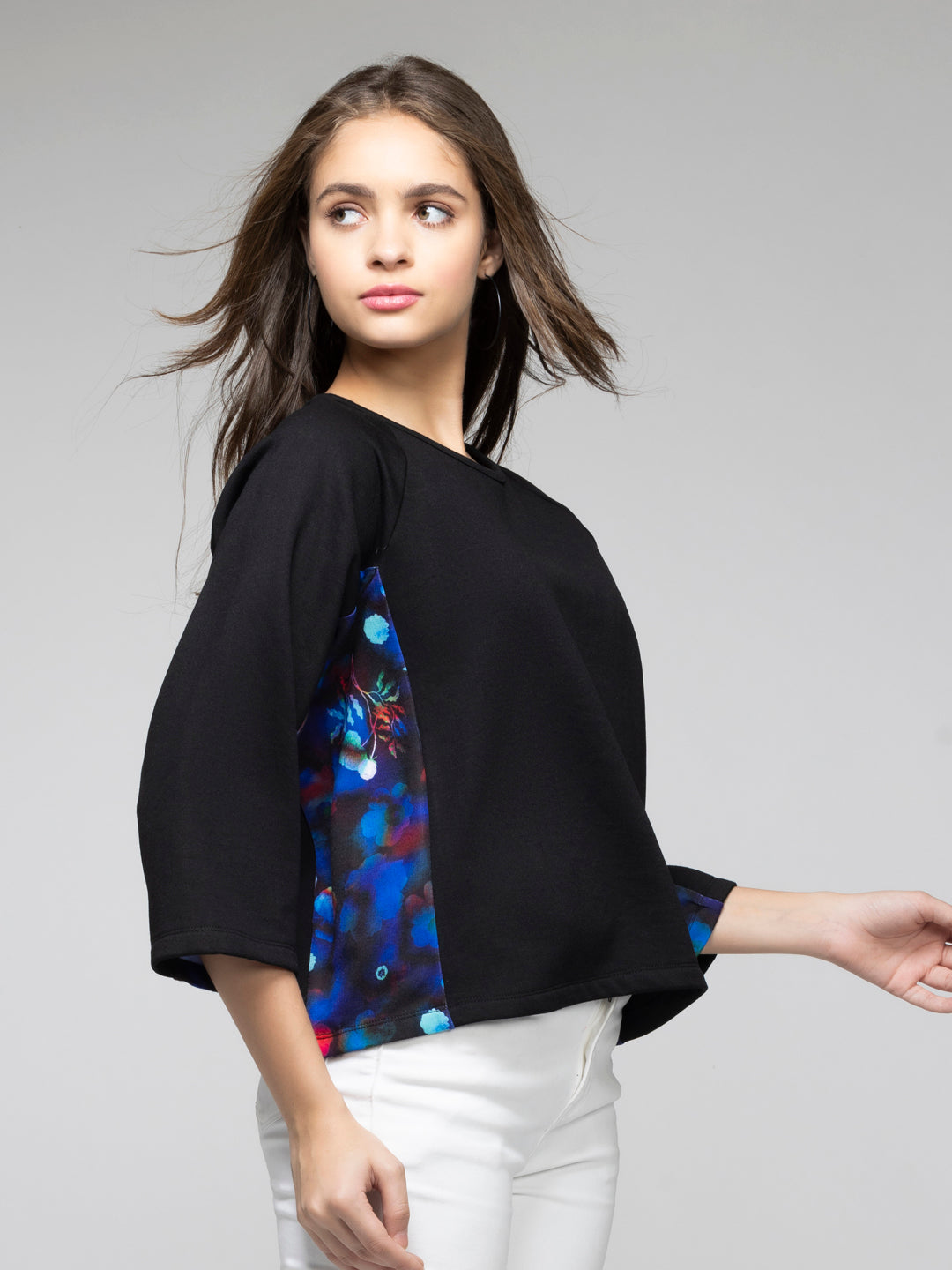 Wonders Sweatshirt from Shaye India , Sweatshirt for women