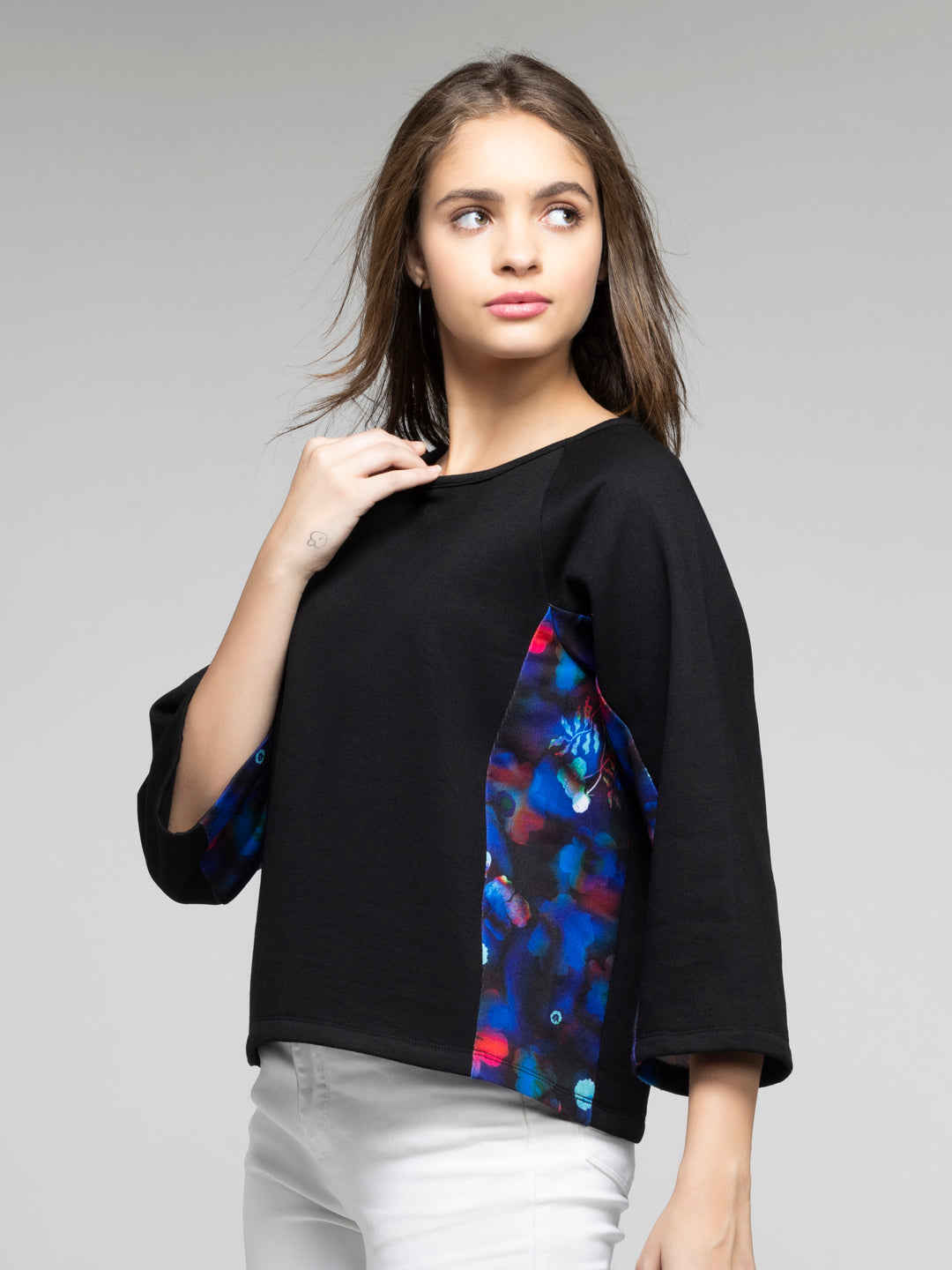 Wonders Sweatshirt from Shaye India , Sweatshirt for women