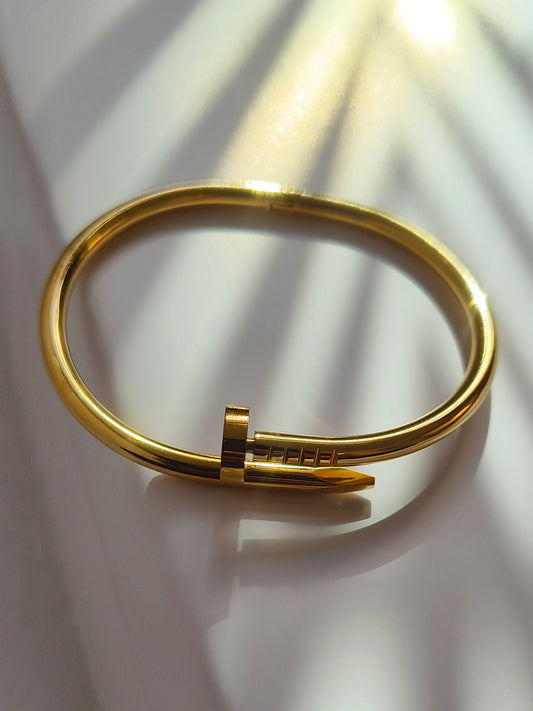 Minimal Aura Gold Cuff Bracelet from Shaye India , Bracelet for women