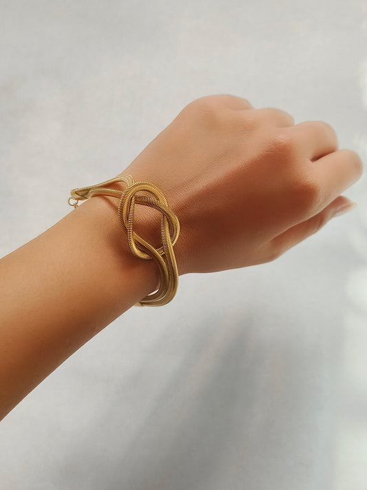 Eternal Knot Gold Bracelet from Shaye India , Bracelet for women