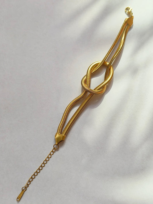Eternal Knot Gold Bracelet from Shaye India , Bracelet for women