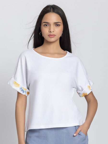 White essential knit t-shirt with scoop neck and drop shoulder sleeves,  relaxed fit women's jersey top front view